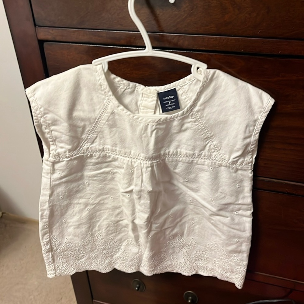 Gap size 5 girls shirt